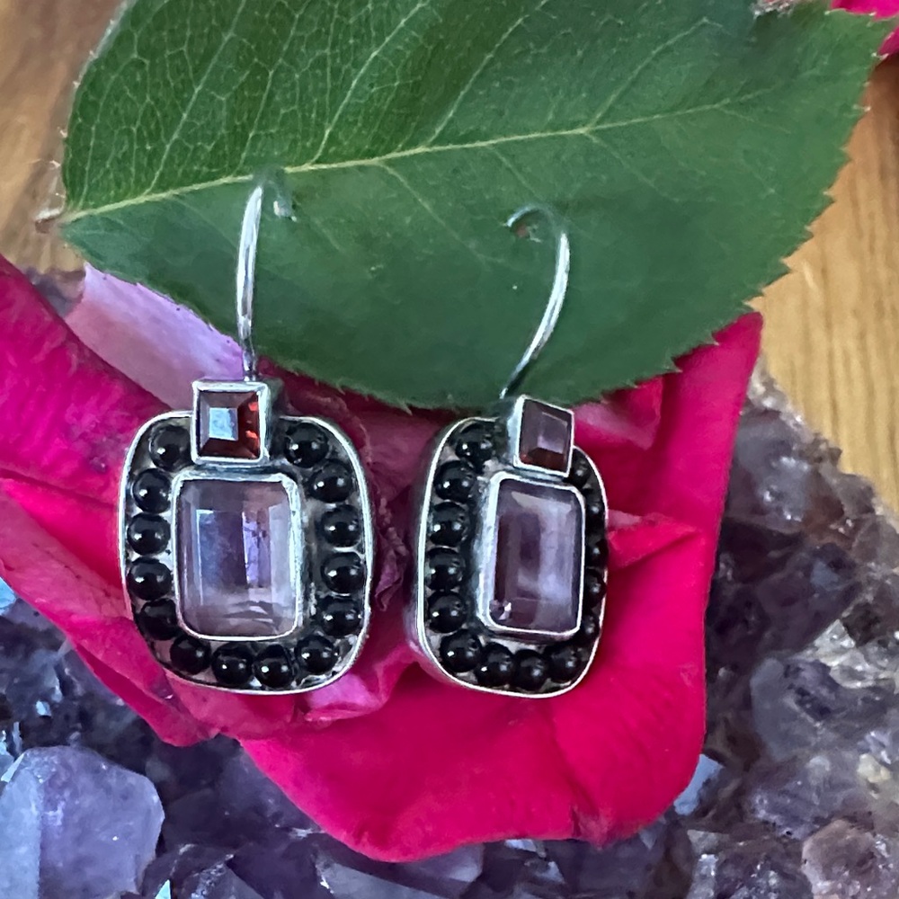 Elegant sterling Silver 925 vintage purple amethyst , garnet and Black  Earrings